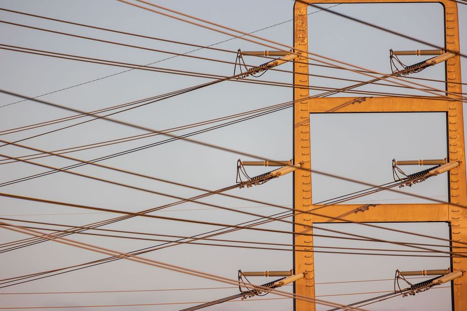 Incendio de cables de alta tensión deja sin servicio eléctrico en Samborondón