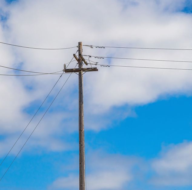CNEL avanza en líneas eléctricas para reducir apagones en el sector industrial de Durán