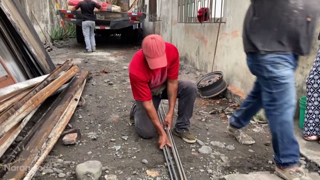 Alcaldía de Naranjito entregó materiales para reconstruir vivienda incendiada en San Elías