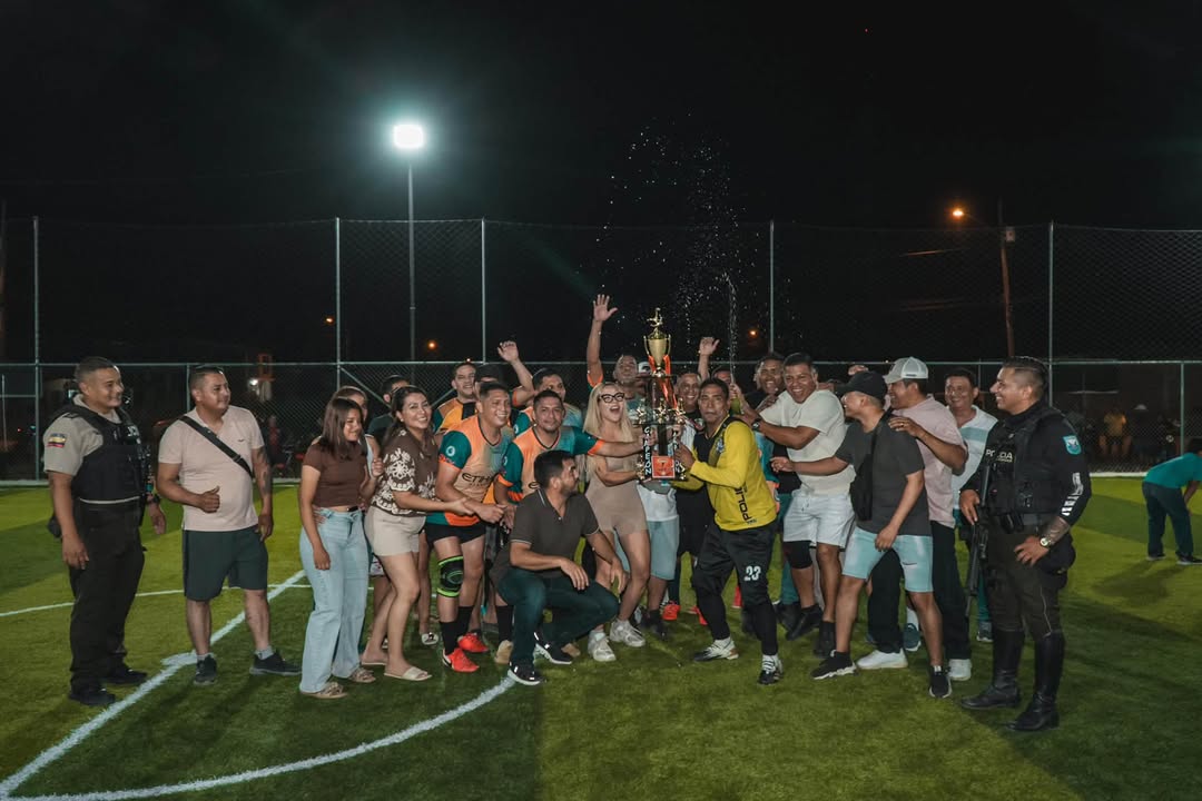 Gran final de fútbol une a Simón Bolívar y reafirma el orgullo cantonal