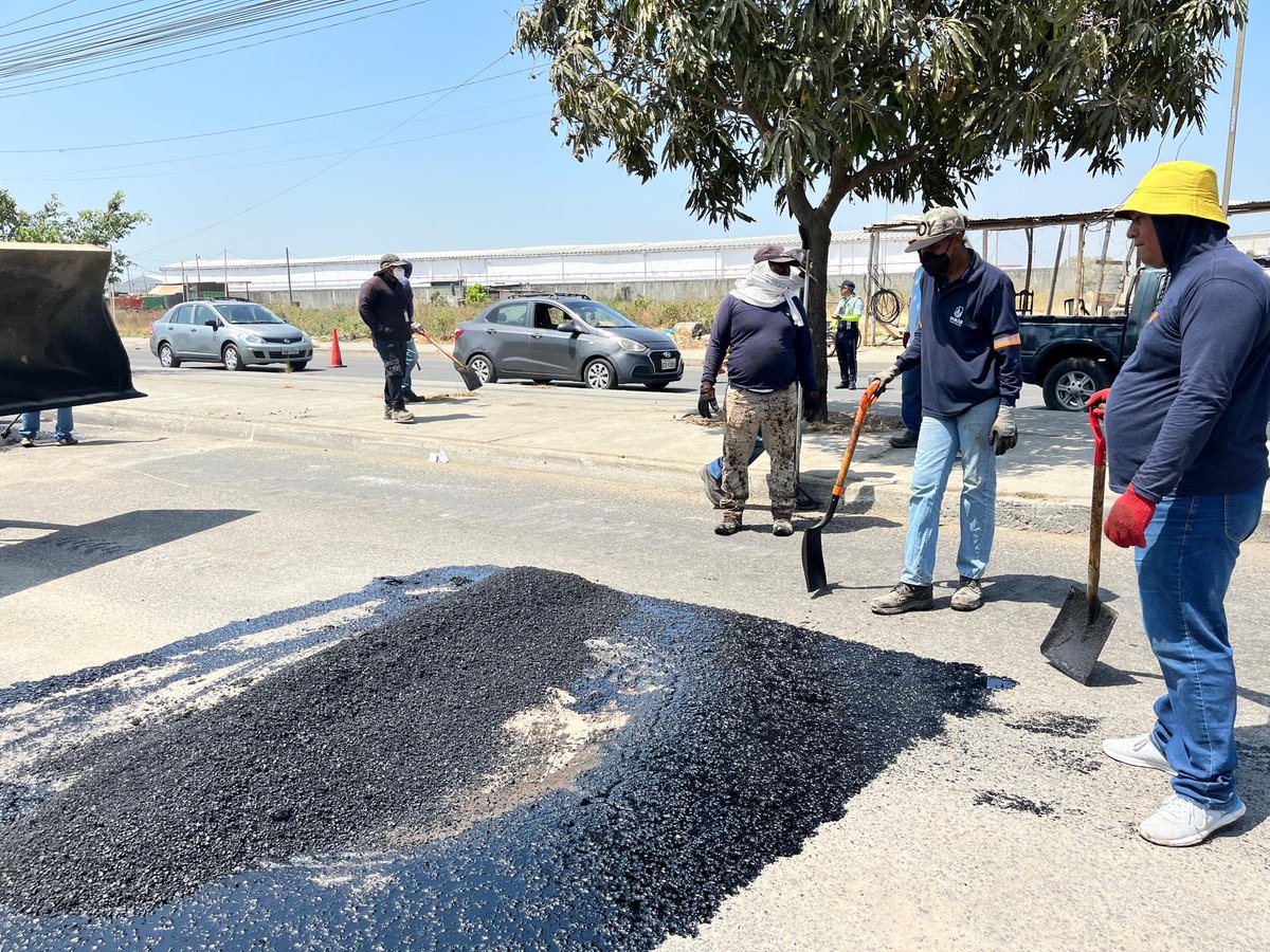 Avanza bacheo en tercera etapa de El Recreo para mejorar movilidad