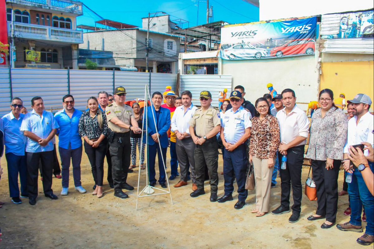 El Municipio de Daule colocó la primera piedra del UPC en Padre Aguirre y Guayaquil