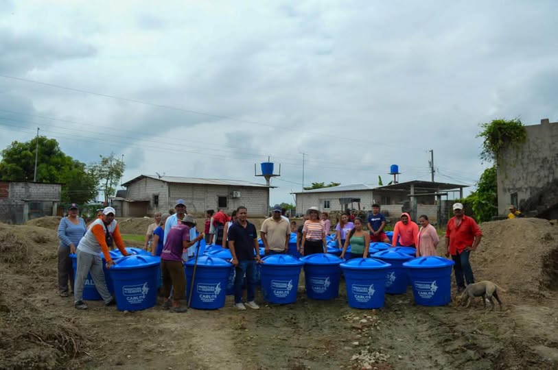 La Victoria entrega 36 kits de agua segura en La Hermelinda ante El Niño