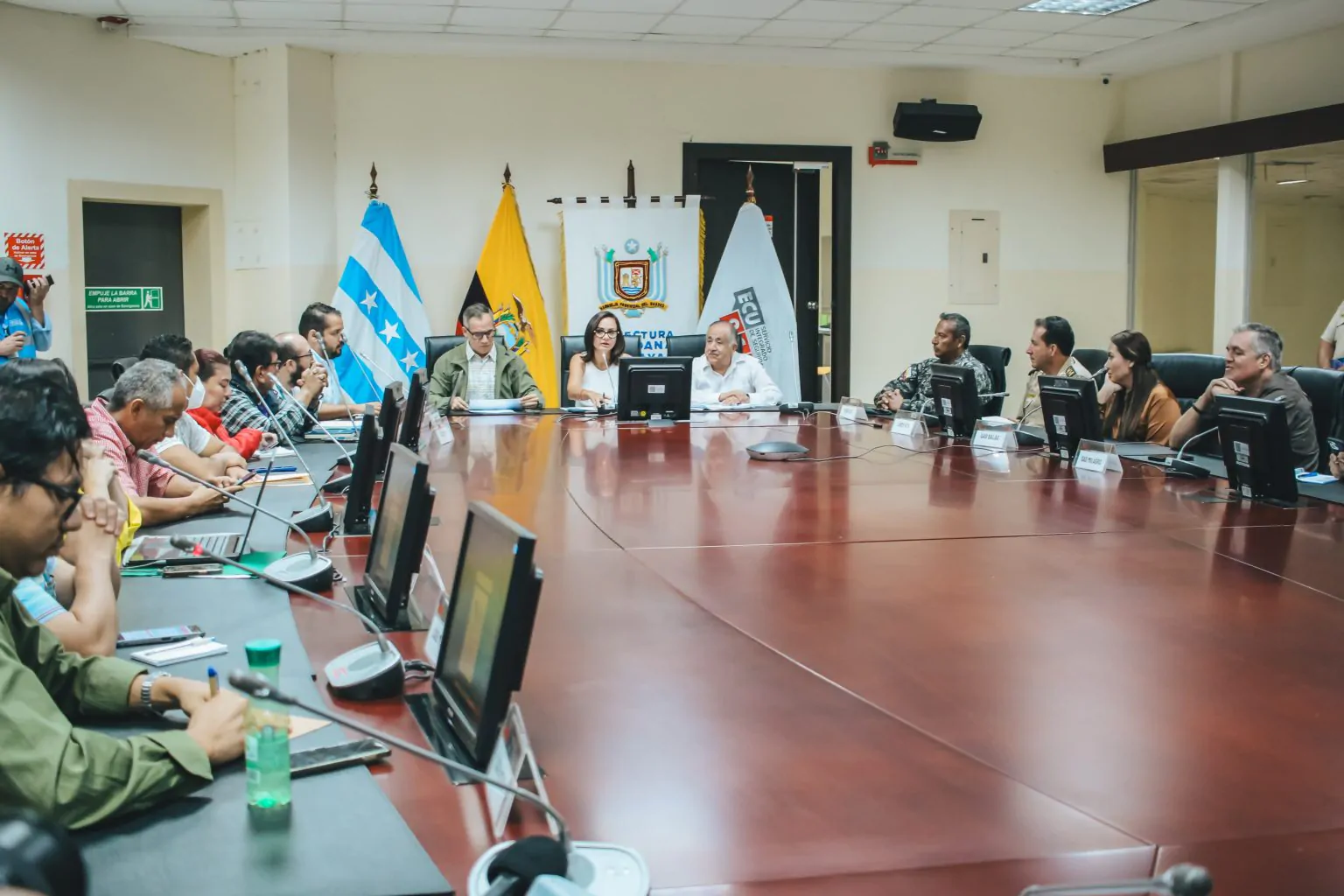 Playas en emergencia por lluvias: COE del Guayas activa protocolos de seguridad