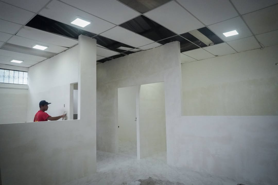 Municipio de Balzar avanza con obra de sala de Terapias Físicas para rehabilitación