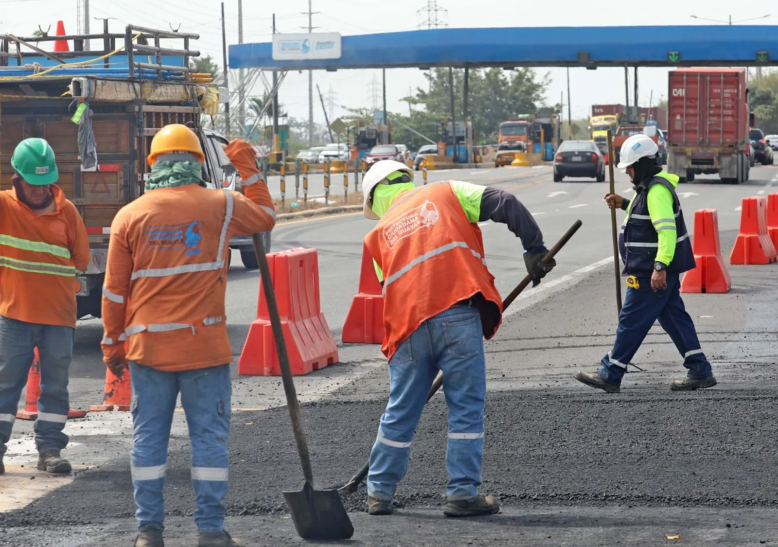 Prefectura del Guayas amplía cabinas en peajes de Boliche, Chivería, Milagro y Pontazgo