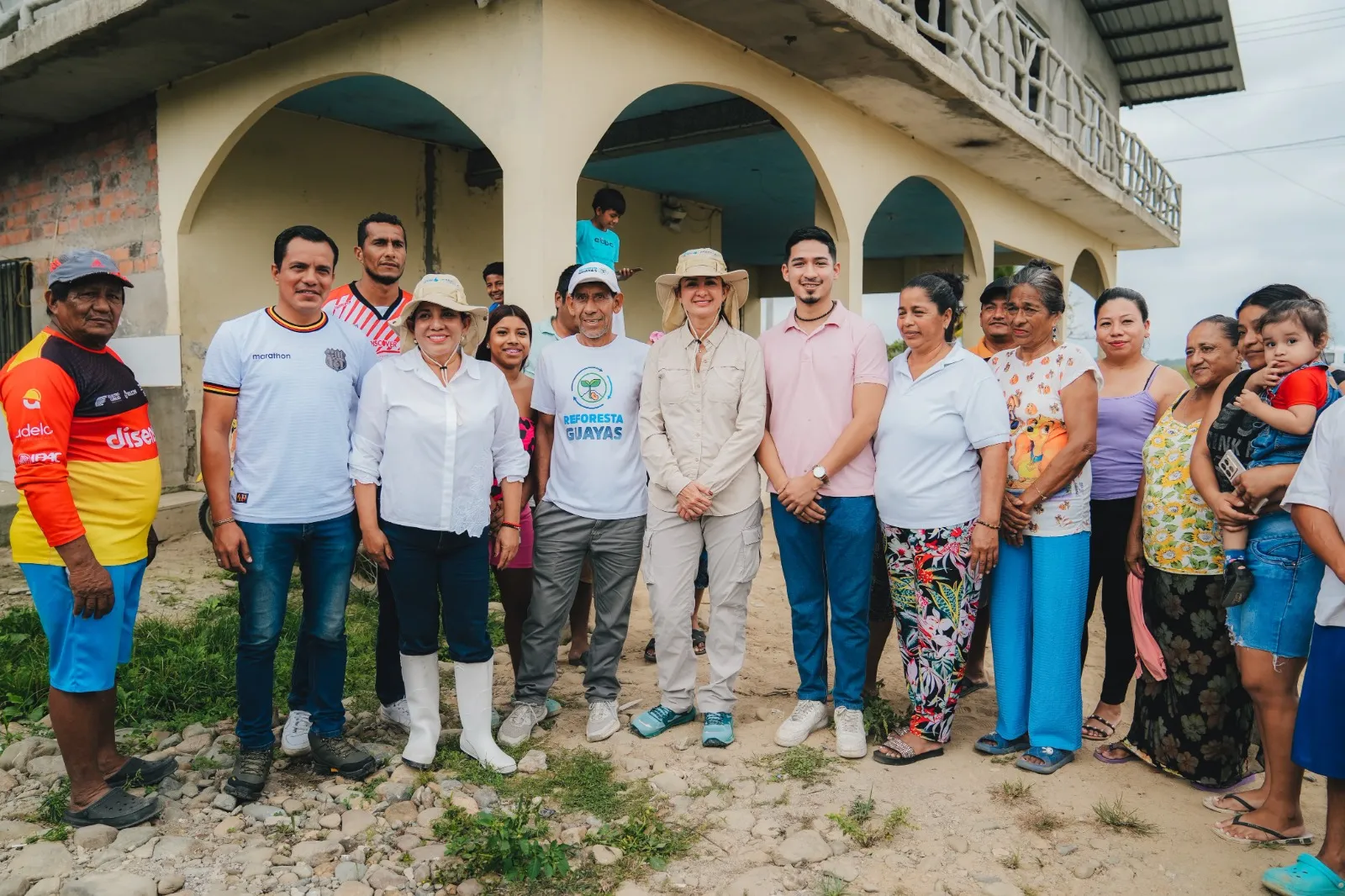 Siembra de mangle rojo en Balao impulsa producción sostenible de cangrejo