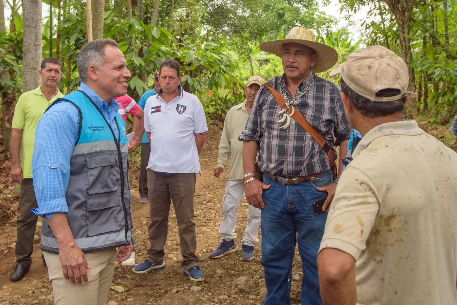 Prefectura del Guayas inicia mantenimiento vial en Saiba de Abajo, El Empalme