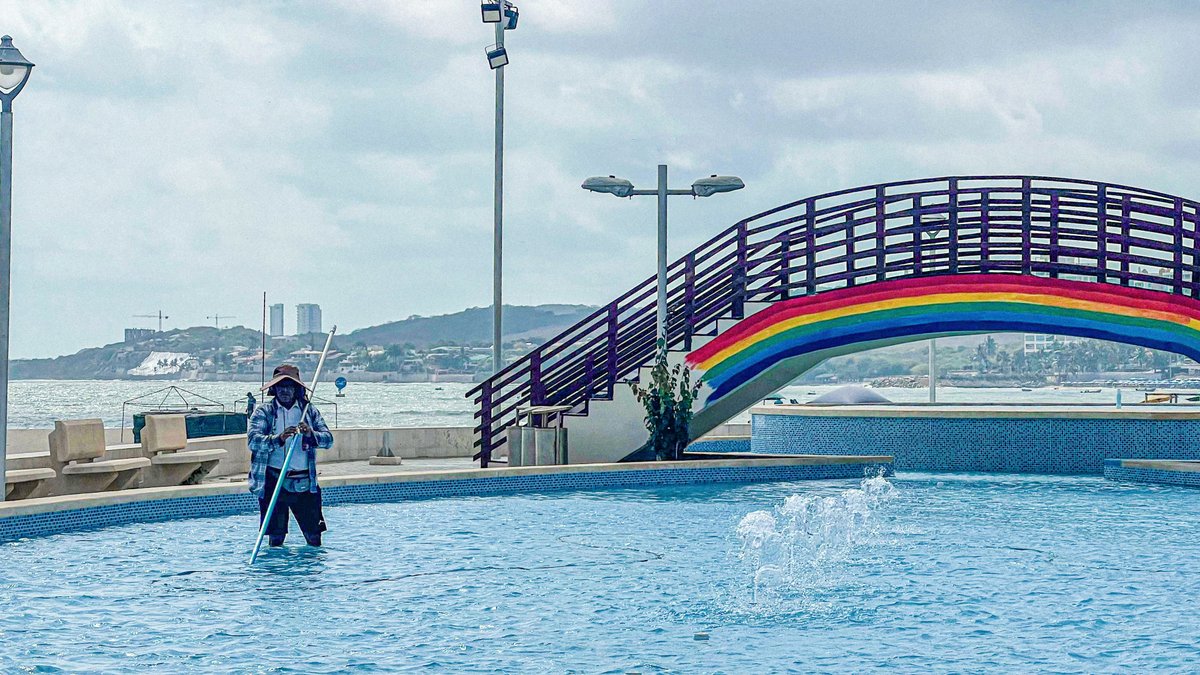Alcaldía de Playas reactiva el malecón con plantación de palmeras y césped