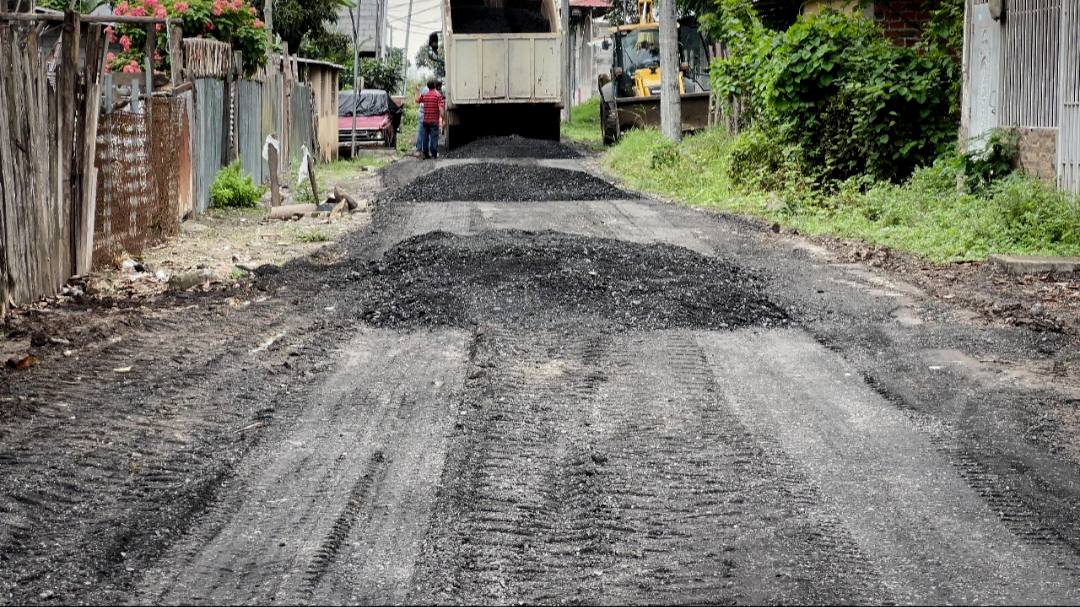 Alcaldía de Balzar inicia reconformación vial en San Jacinto Sur para mejorar tránsito
