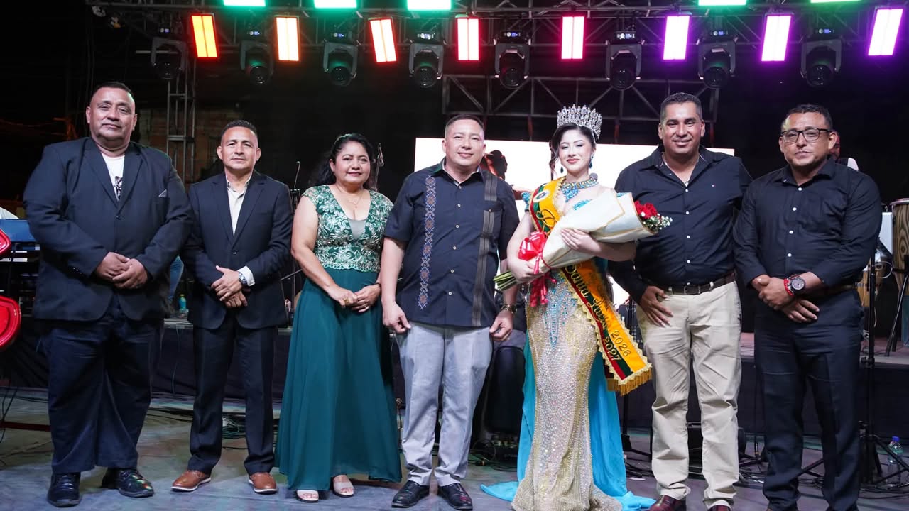 Ruth Cesia Díaz Mayor es coronada Reina de Santa Lucía en acto oficial