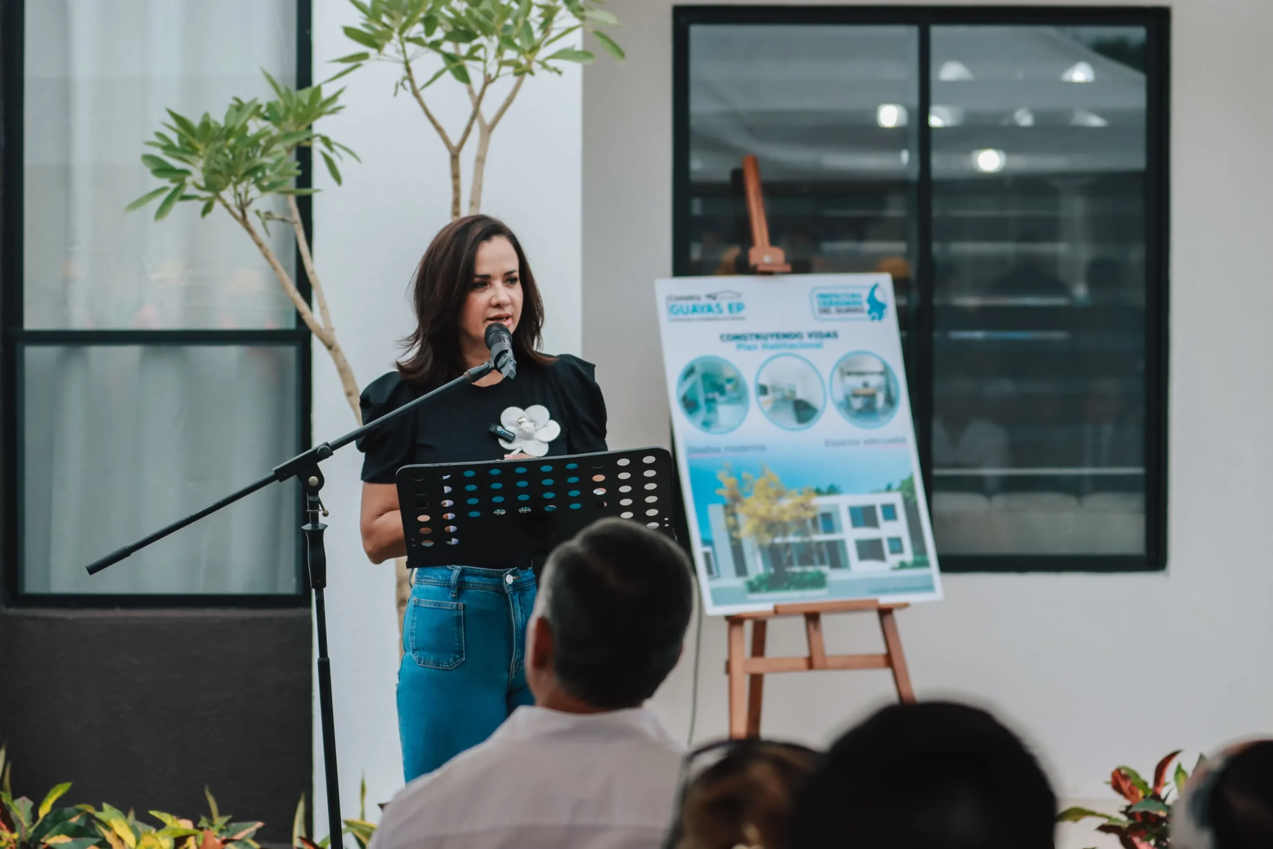 El Triunfo: Prefectura del Guayas entrega primera casa modelo en plan Construyendo Vidas