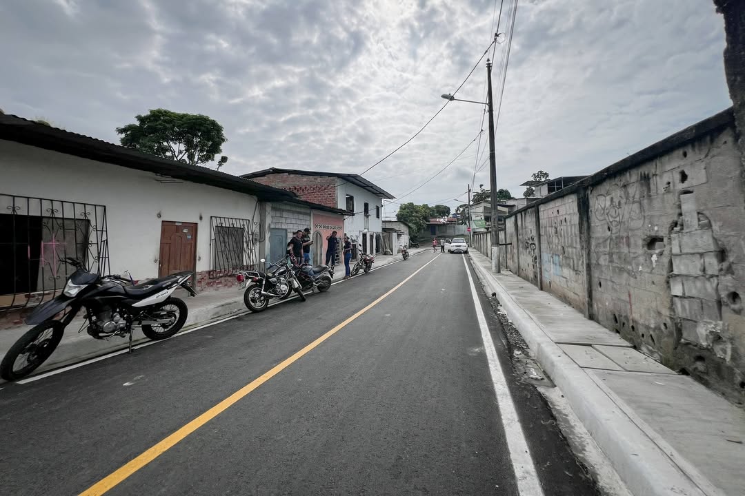 Inauguran vialidad junto al Hospital de Balzar para mejorar la movilidad local