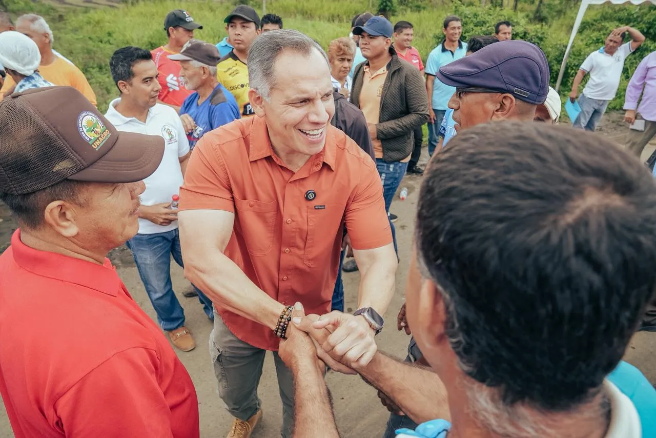 Obras viales en Chonero Central mejoran conectividad rural en El Rosario