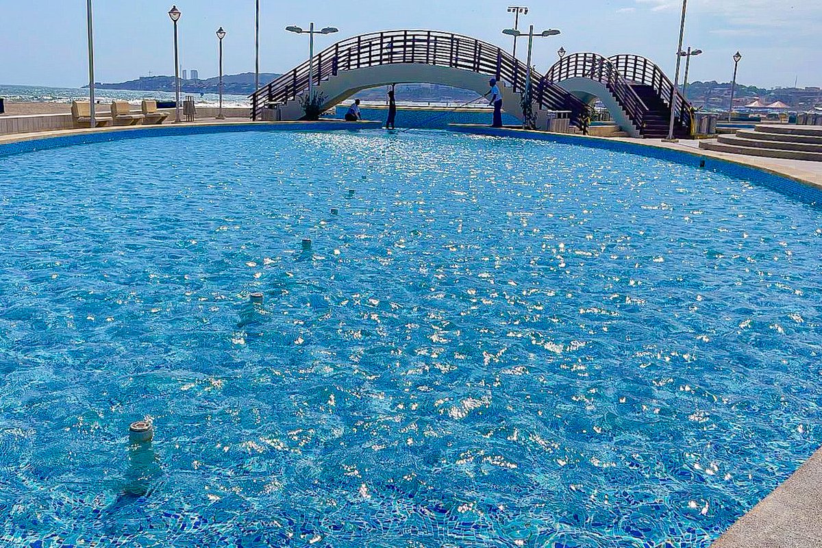 Alcaldía de Playas entrega malecón renovado con piletas operativas y escalinatas pintadas