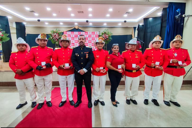 Bomberos de Salitre y Daule fortalecen lazos de hermandad en sesión solemne