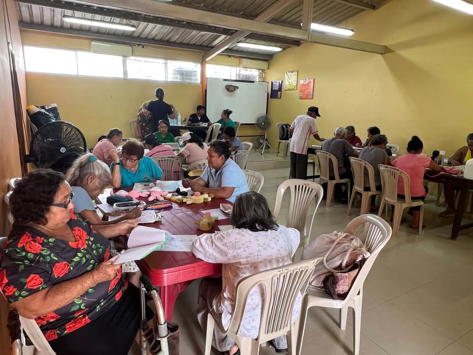 Santa Rosa de Flandes atiende a adultos mayores con jornada de salud