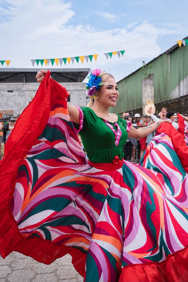 Lorenzo de Garaicoa celebra 106 años de parroquialización con pregón y danza