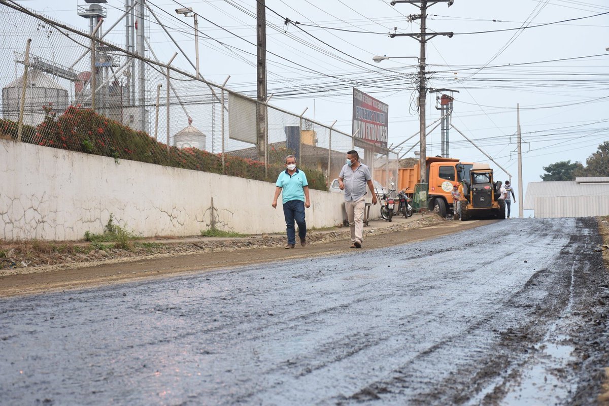 Imprimación de 6500 m2 mejora acceso a El Guayabo en El Empalme