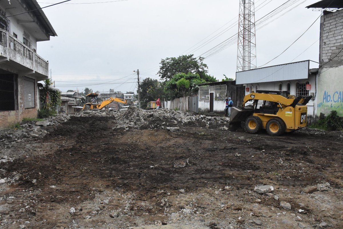 Inicia construcción de aceras y muros en acceso a San Vicente, El Empalme