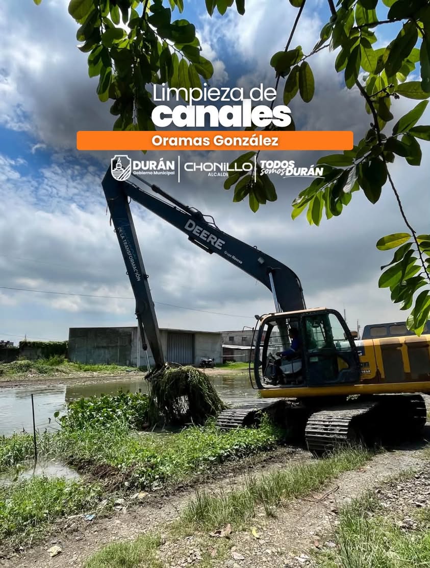 Municipio mantiene limpieza de canales en Oramas González para prevenir inundaciones