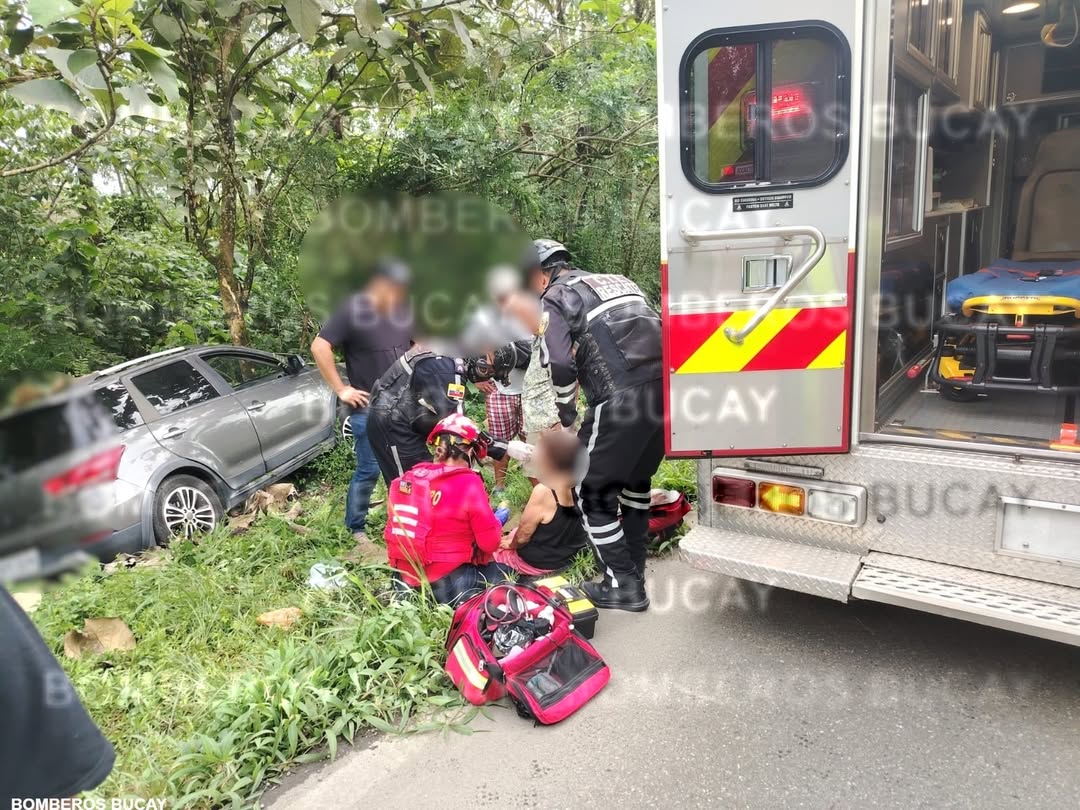 Dos mujeres resultaron heridas en accidente en vía Bucay-Naranjito