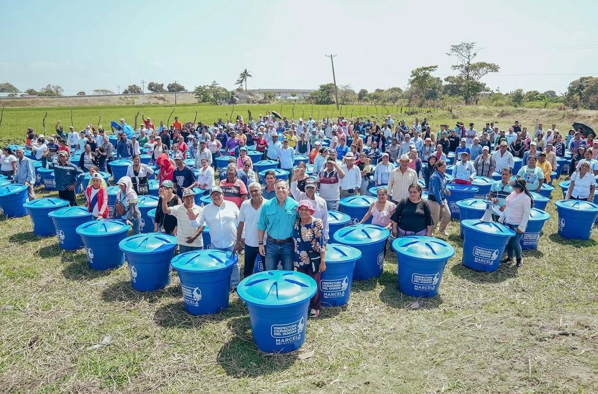 245 familias rurales de Samborondón reciben tanques para asegurar agua potable