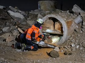 Bomberos de Guayaquil entrenan 46 horas para acreditación internacional en 2027