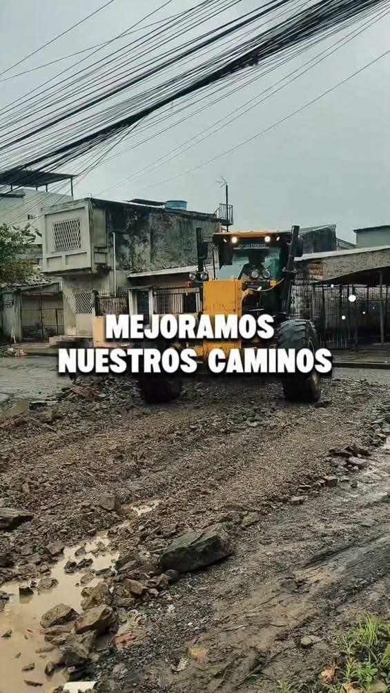 Continúan obras de reconformación vial en Durán
