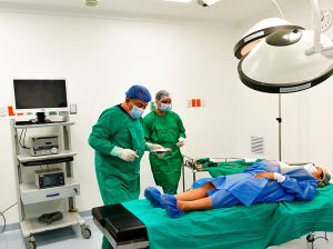 Hospital Bicentenario ya operó a 123 guayaquileños gratis en lo que va del año
