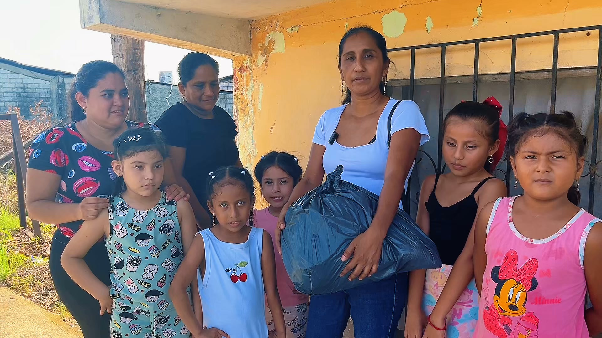 Alumnas y madres de danza apoyan a familia afectada por incendio