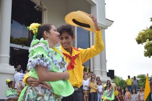 Samborondón celebra sus 246 años con dianas, arroz y música en el centro