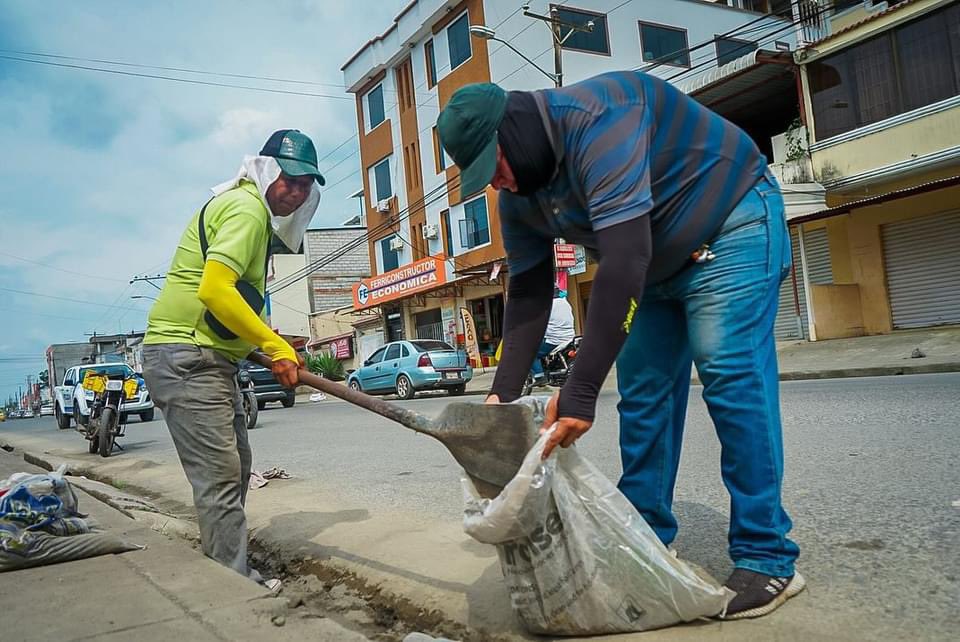 Juntas operan limpieza en Av. Vicente Asán para mejorar imagen del sector