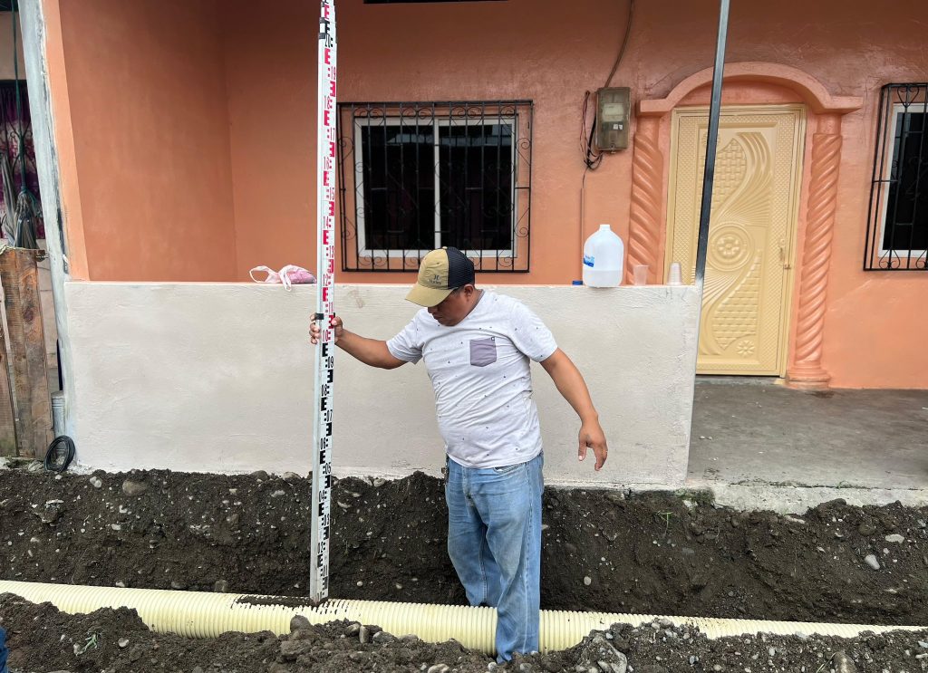 Alcantarillado nuevo en Las Cañitas mejora el agua servida en Naranjito
