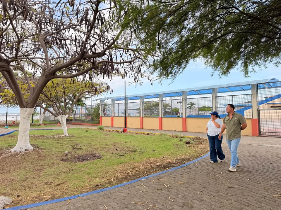 Jornada de limpieza y concientización en el Parque Turístico de Posorja
