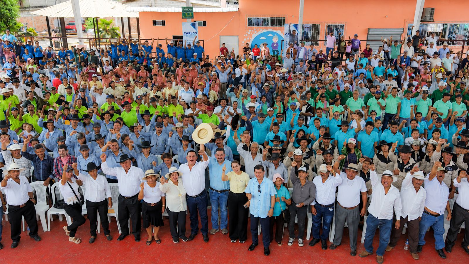 Prefectura del Guayas escucha a agricultores en Laurel y coordina obras con Daule