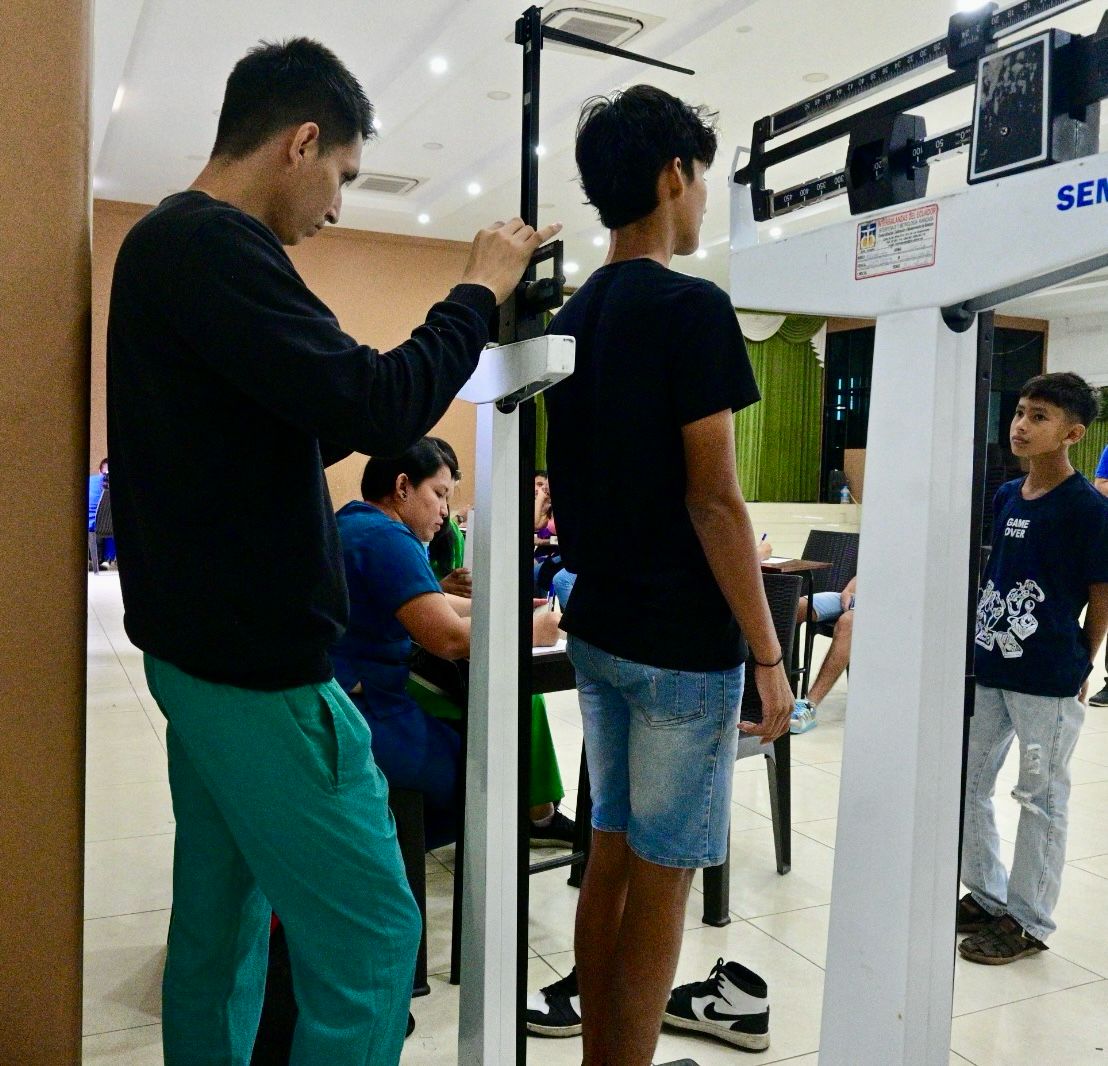 Personal médico revisó la salud de jóvenes futbolistas en El Empalme