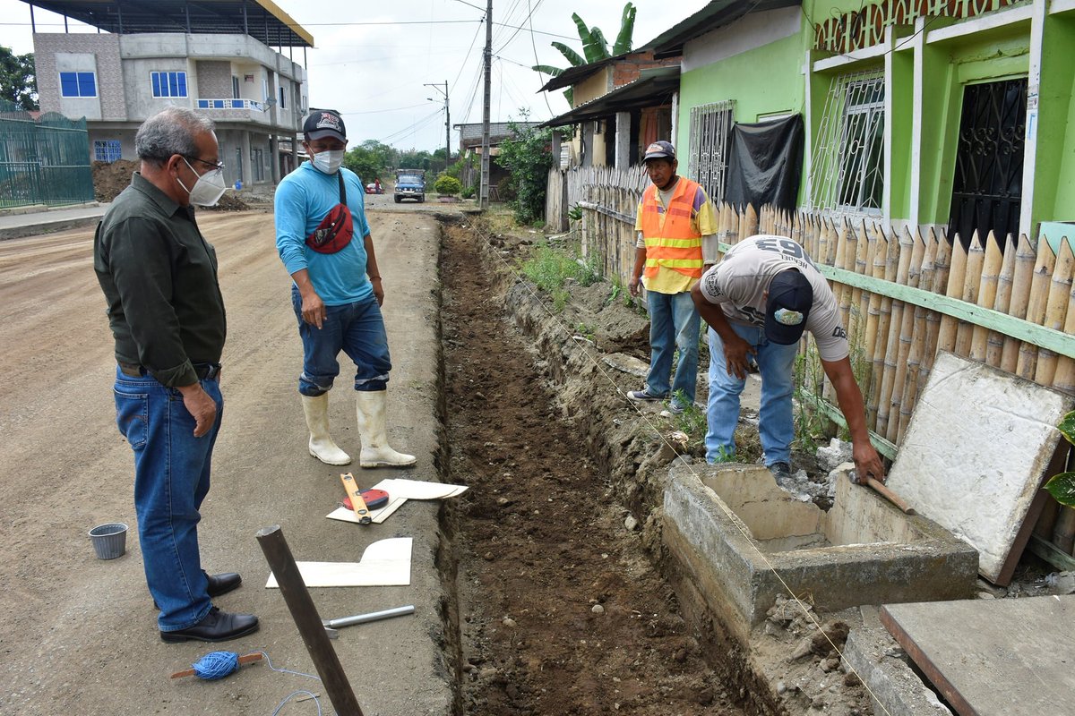 El Empalme inicia obras de mejoramiento vial en la calle Loja