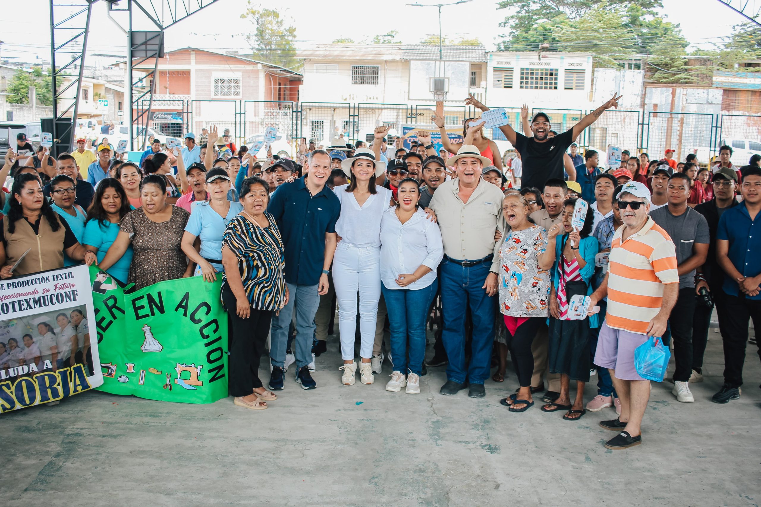 Prefectura del Guayas confirma rehabilitación de vía en Playas tras conversatorio en Engabao