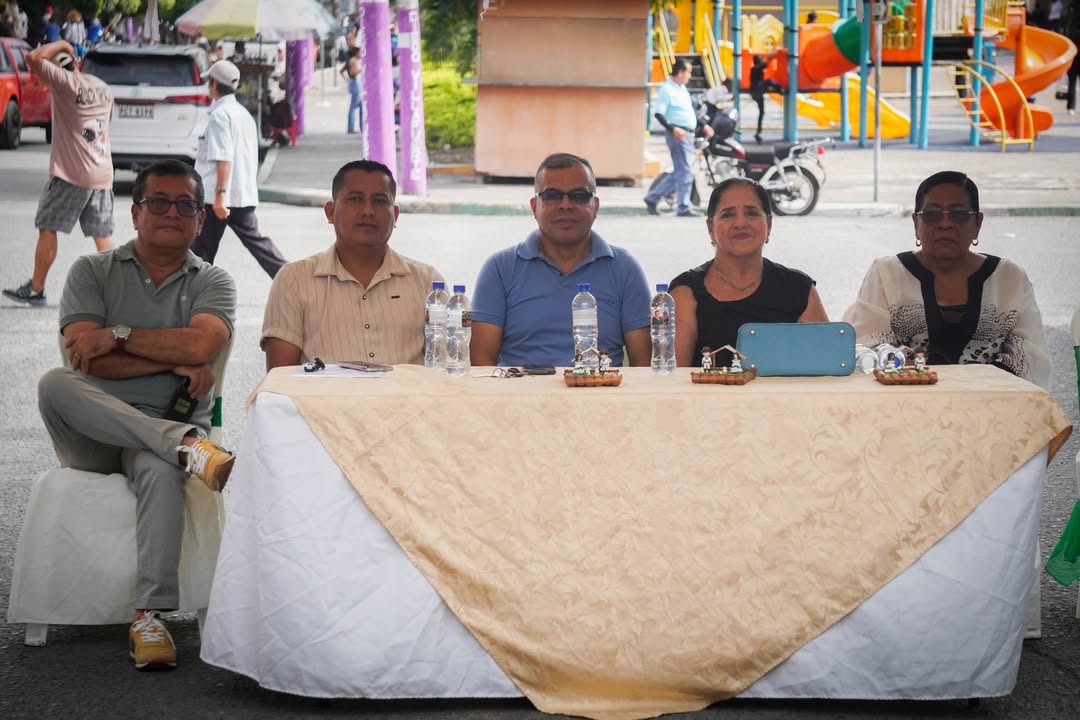 Alcaldía de Balzar impulsa el emprendimiento local con entrega de carretas a comerciantes