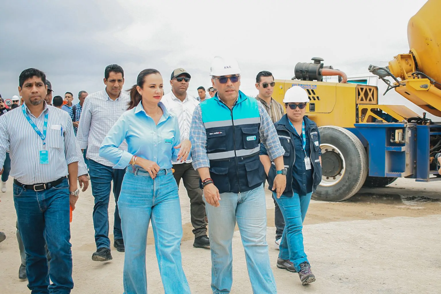 Prefectura del Guayas avanza en asfaltado de Playas-Engabao con 88% de obra terminada
