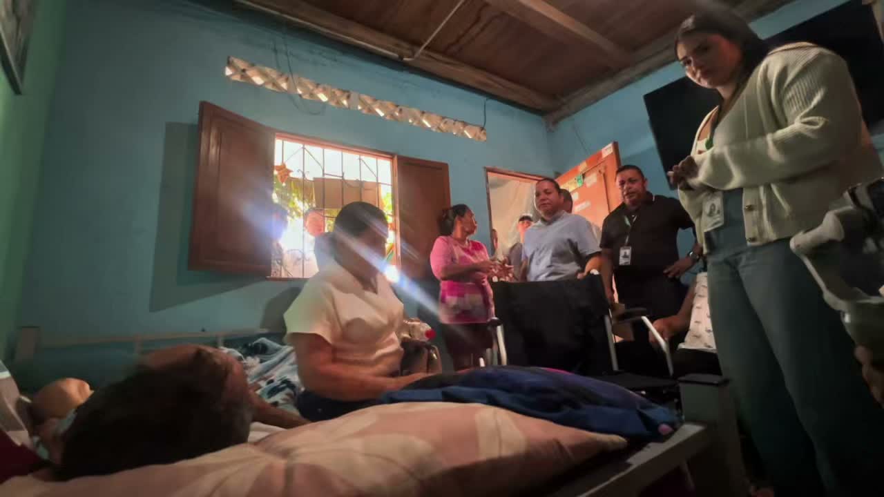 Municipio de Balzar entrega ayudas técnicas a vecinos con discapacidad