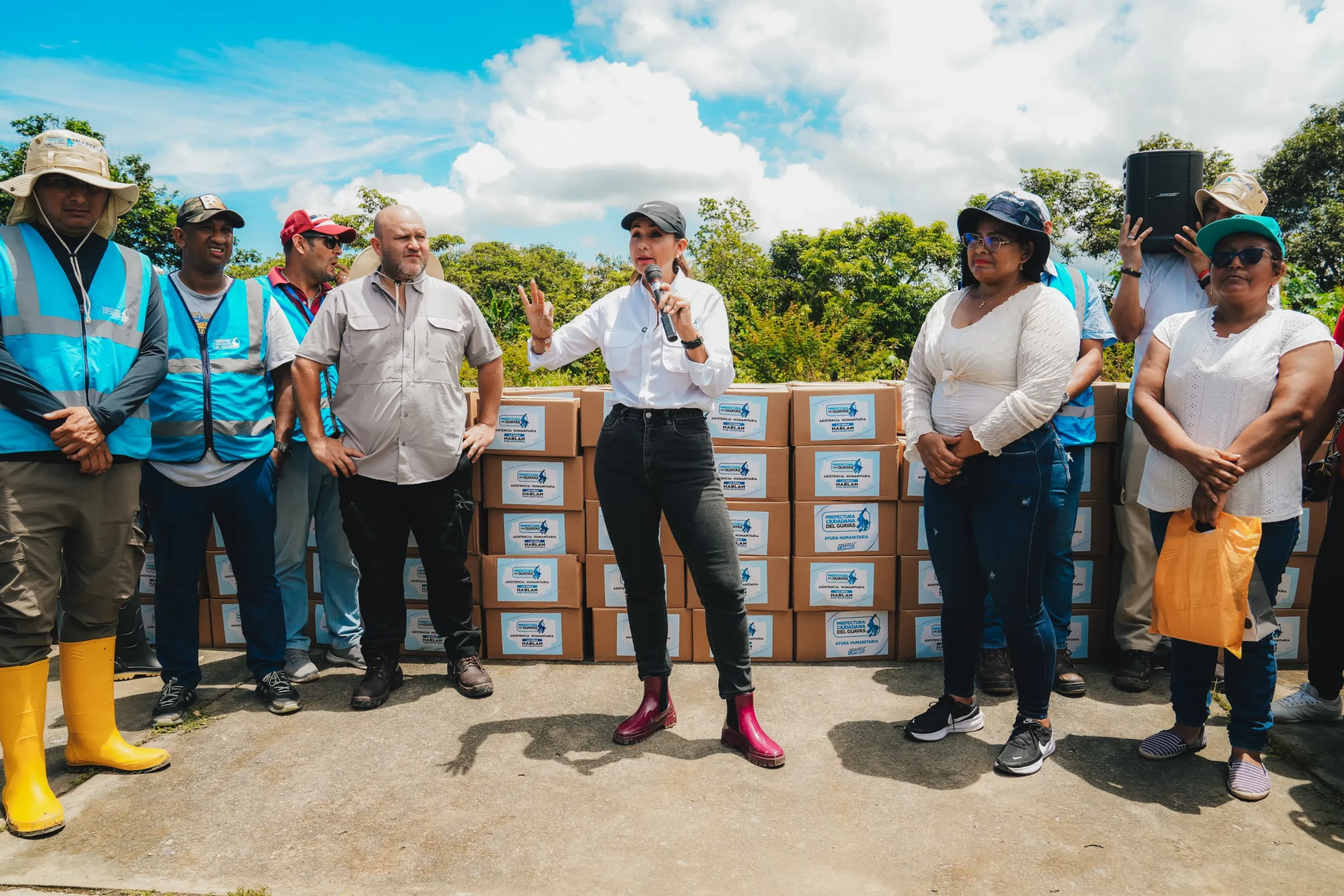 Prefectura del Guayas atiende 31 emergencias por lluvias en Durán y Jujan