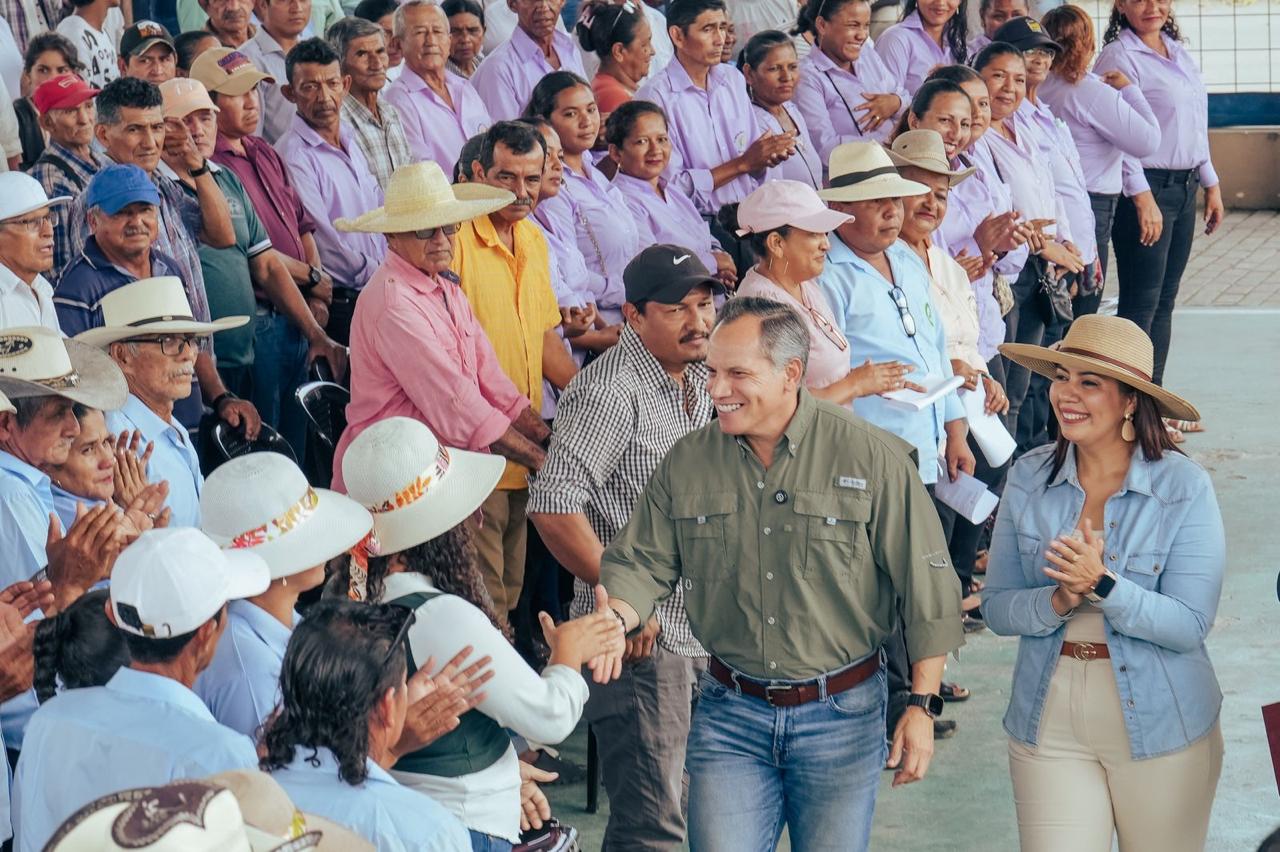 Entrega de insumos agrícolas en La Victoria impulsa producción de arroz local