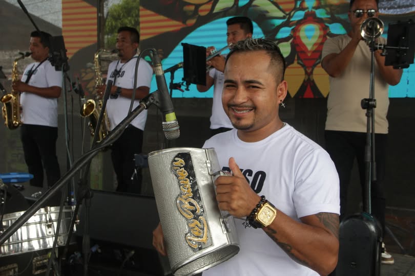 El Laurel celebra con éxito las festividades de Santa Rosa en Daule