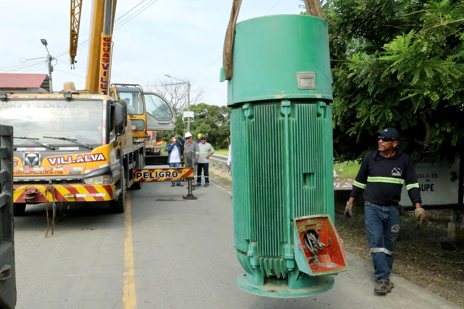 Prefectura del Guayas repara bomba de riego en Colimes tras años inoperativa