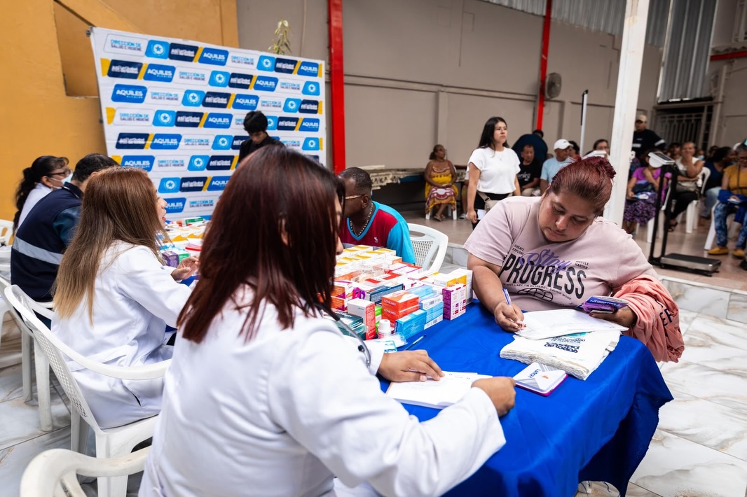Jornada de salud gratuita llega a Letamendi con atención para 500 vecinos