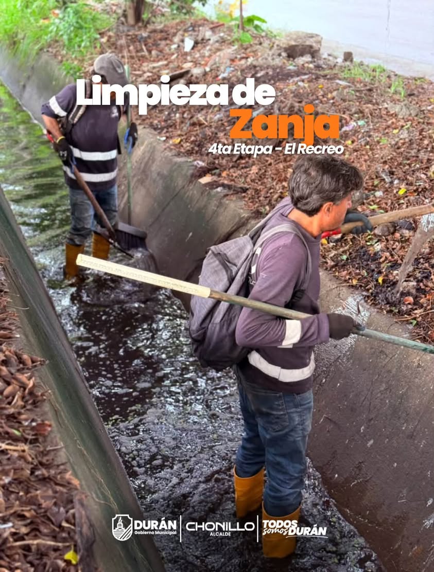 Municipio limpia zanja en 4ta etapa de El Recreo para mejorar drenaje