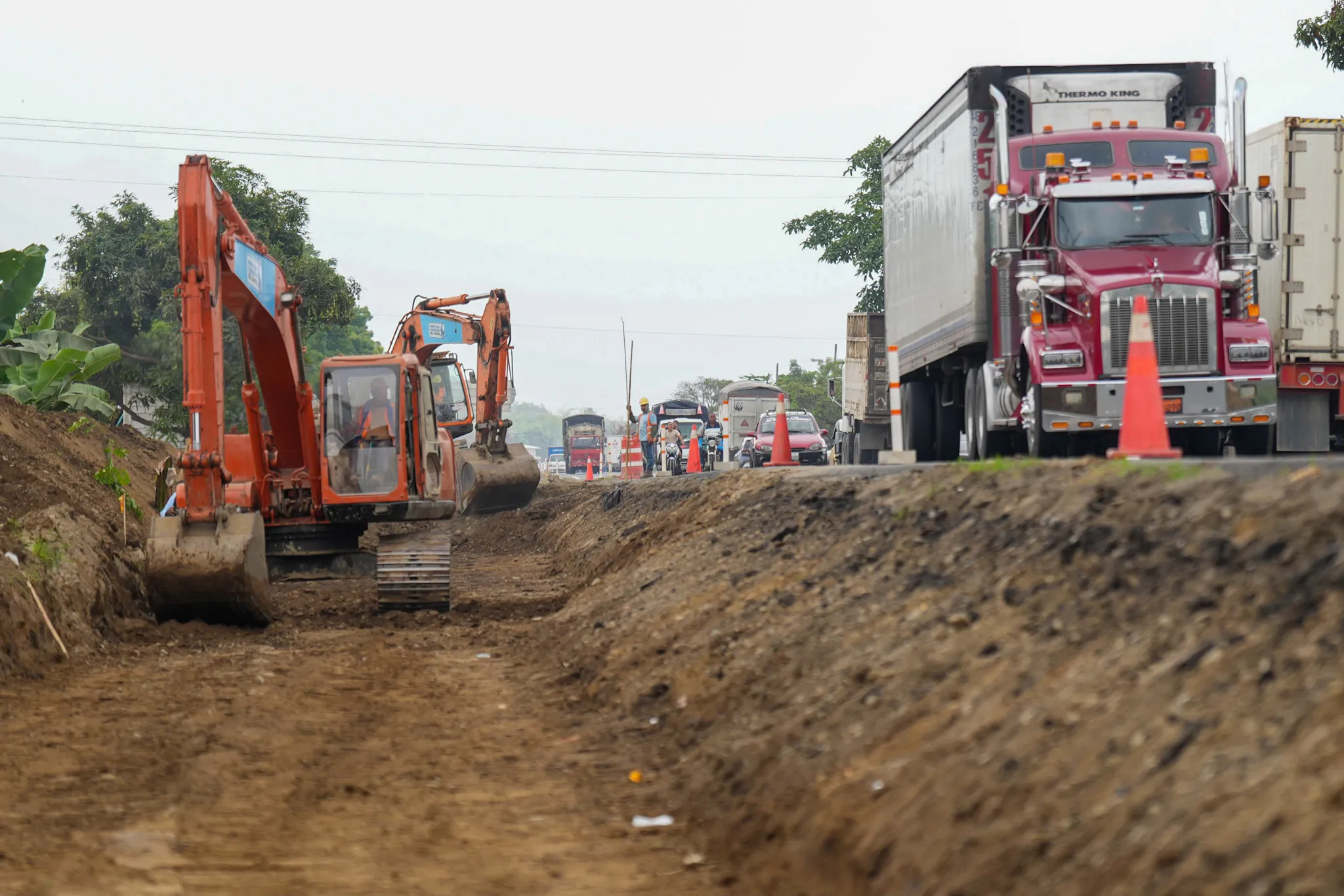 Prefectura del Guayas inicia ampliación de vía Durán-Jujan para aliviar tráfico en Tres Postes