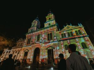 Plaza San Francisco renace con nueva imagen y Estación de Acción Segura en el centro